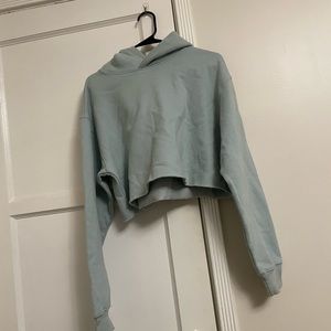 Aritza TNA cropped sweatshirt size L